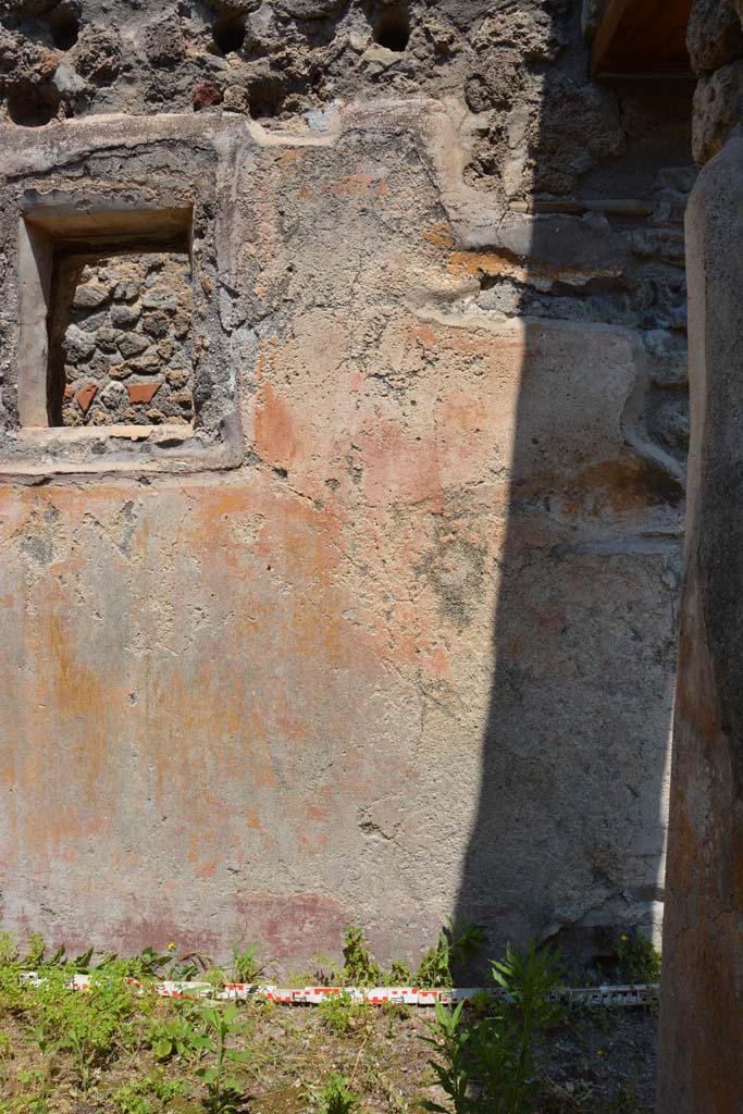 IX.5.6 Pompeii. May 2017. Room s, north wall at east end.
Foto Christian Beck, ERC Grant 681269 DCOR.

