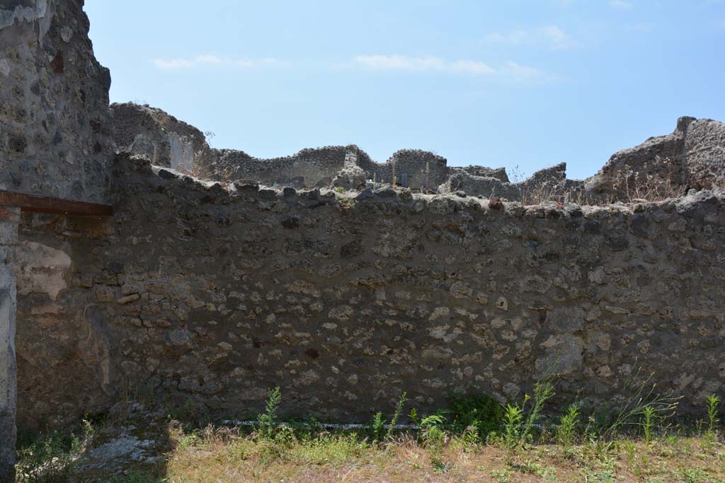 IX.5.6 Pompeii. May 2017. 
Room u, looking towards west wall in south-west corner of garden area. 
Foto Christian Beck, ERC Grant 681269 DÉCOR.
