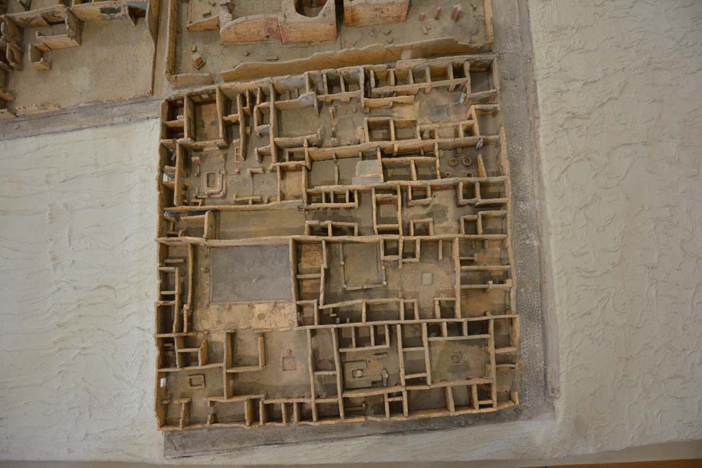 IX.5, Pompeii. July 2017. Overview of insula. 
From cork model in Naples Archaeological Museum.
Foto Annette Haug, ERC Grant 681269 DÉCOR.
