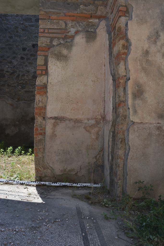 IX.5.6 Pompeii. May 2017. 
Room a, looking west towards north-west corner with doorway to room b, on left, and entrance corridor, on right. 
Foto Christian Beck, ERC Grant 681269 DCOR.

