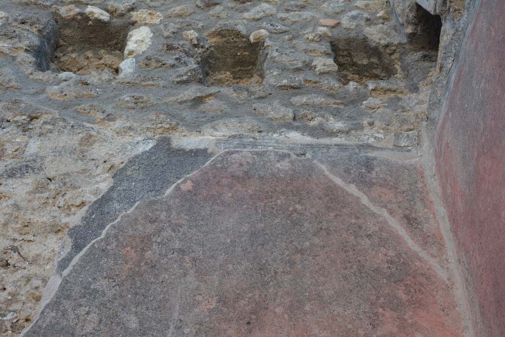 IX.5.6 Pompeii. May 2017. 
West ala d, upper west wall at north end, remains of stucco decoration below holes for support beams for an upper floor.
Foto Christian Beck, ERC Grant 681269 DCOR.
