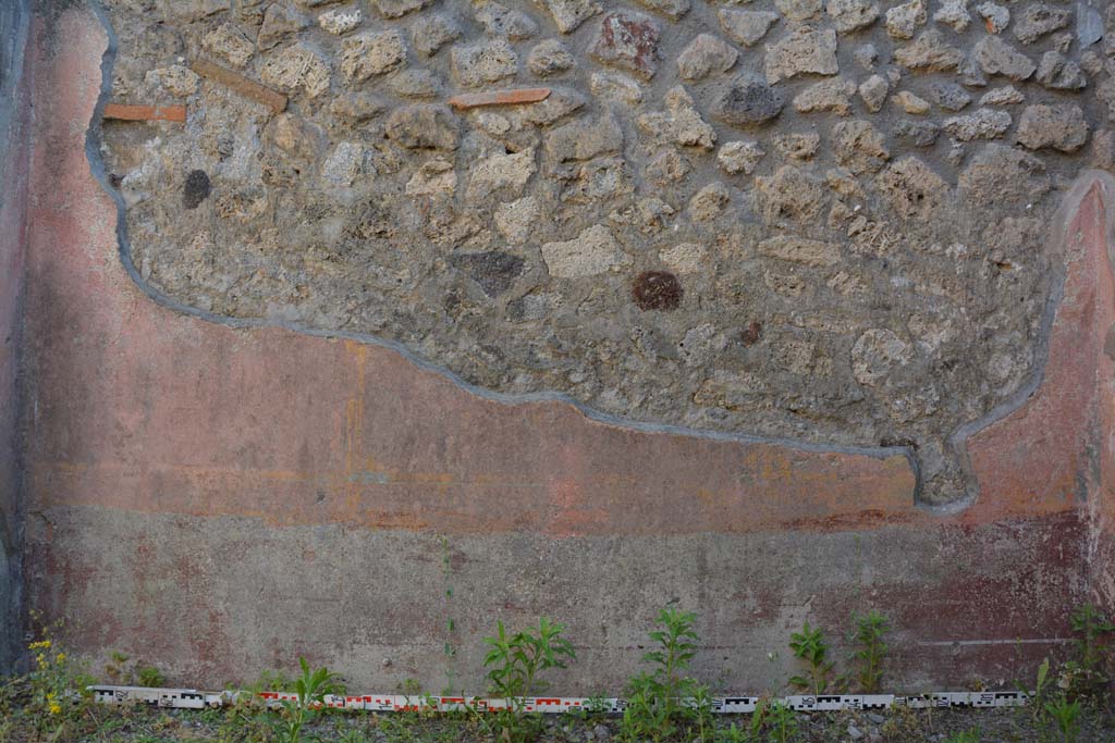 IX.5.6 Pompeii. May 2017. Room f, lower west wall.
Foto Christian Beck, ERC Grant 681269 DCOR.
