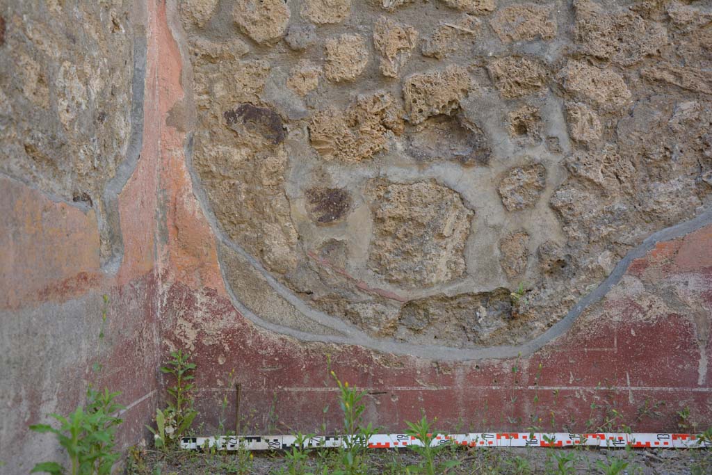 IX.5.6 Pompeii. May 2017. Room f, north-west corner, and north wall at west end.
Foto Christian Beck, ERC Grant 681269 DCOR.
