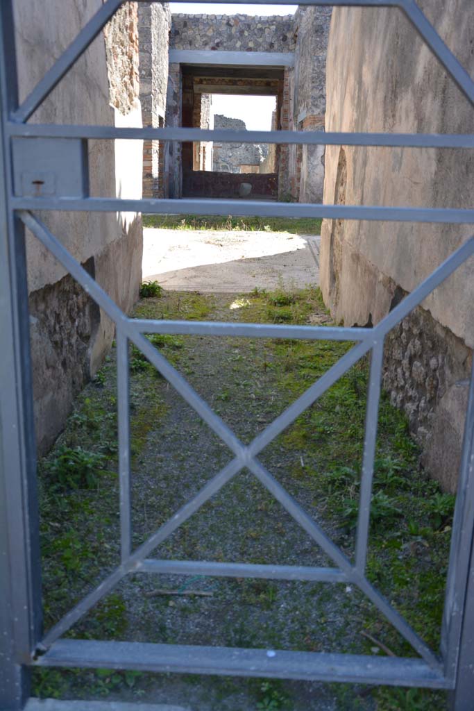 IX.5.6 Pompeii. March 2017. Looking south from entrance corridor.  
Foto Christian Beck, ERC Grant 681269 DÉCOR.
