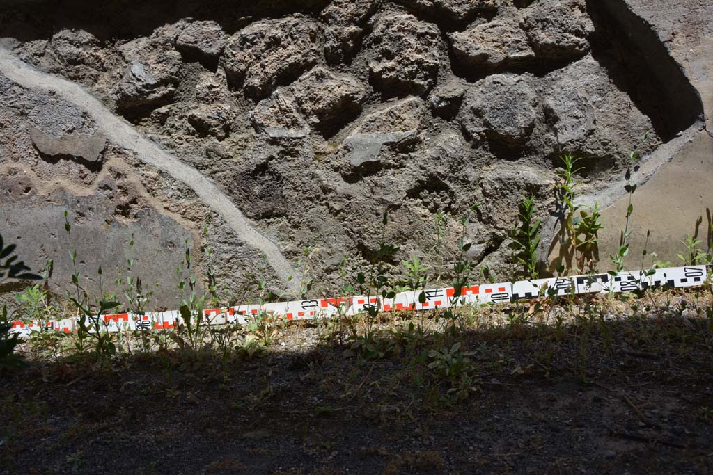 IX.5.6 Pompeii. May 2017. Room a, continuation south of lower east wall.
Foto Christian Beck, ERC Grant 681269 DÉCOR.
