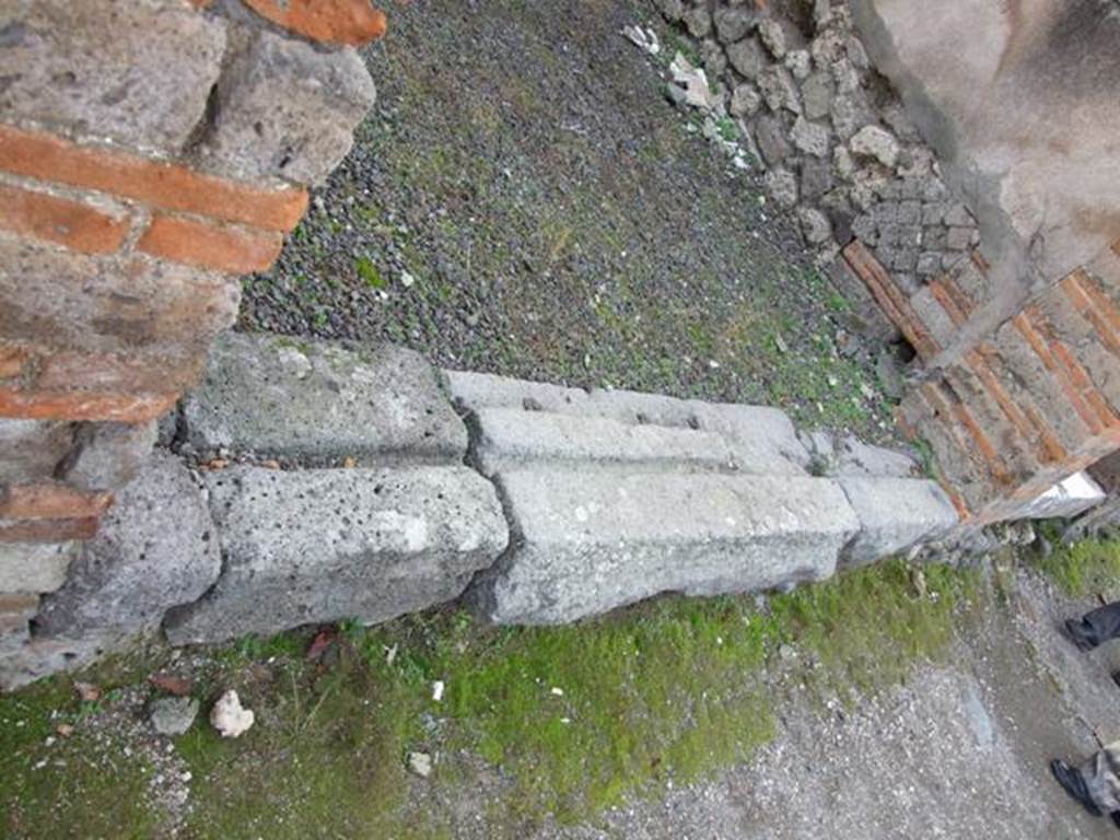 IX.5.7 Pompeii. December 2007. Threshold or sill.