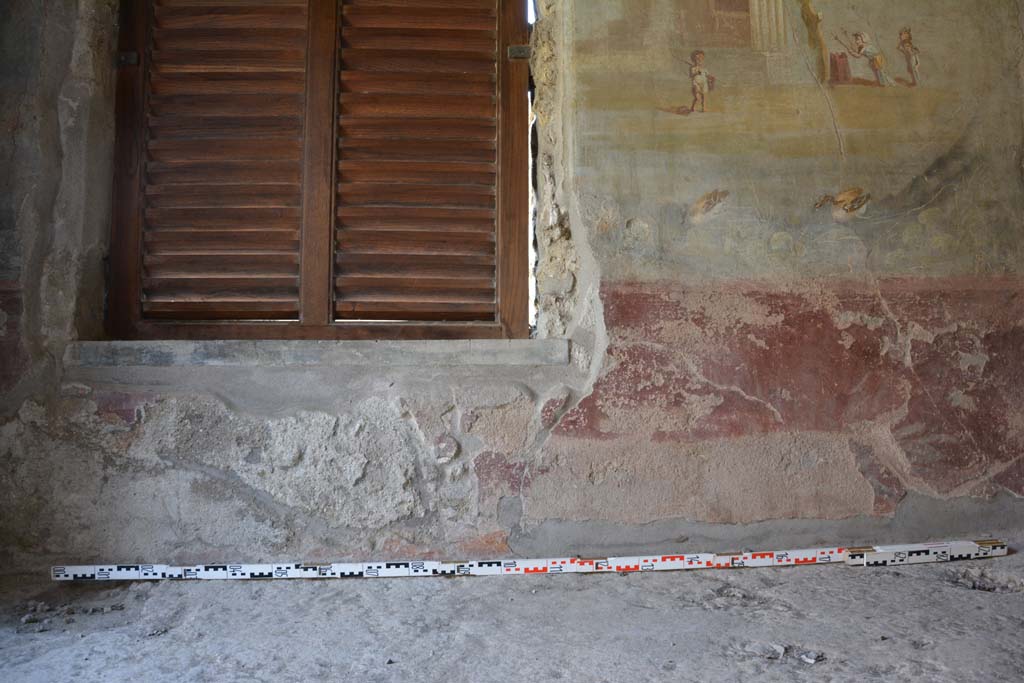 IX.5.9 Pompeii. May 2017. Room l (L), detail from below window on south wall.
Foto Christian Beck, ERC Grant 681269 DCOR.
