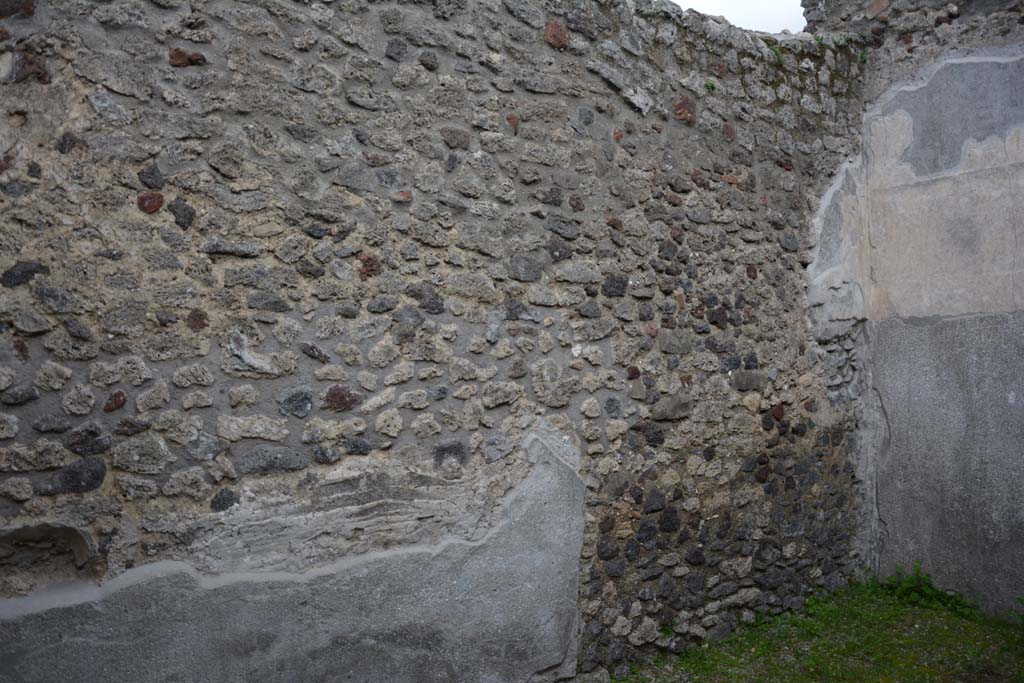 IX.5.9 Pompeii. March 2017. Room m, looking south along east wall towards south-east corner. 
Foto Christian Beck, ERC Grant 681269 DCOR.

