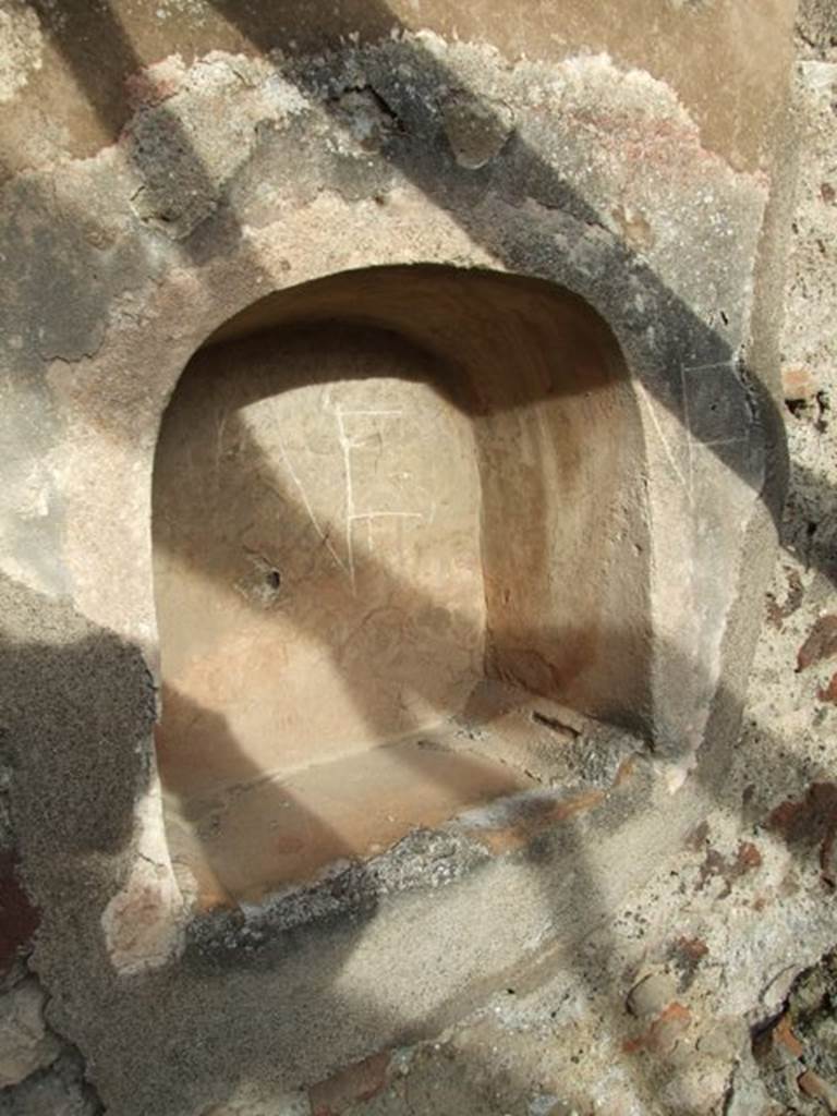 IX.5.9 Pompeii. December 2007. Room n, arched niche in north wall of kitchen. 