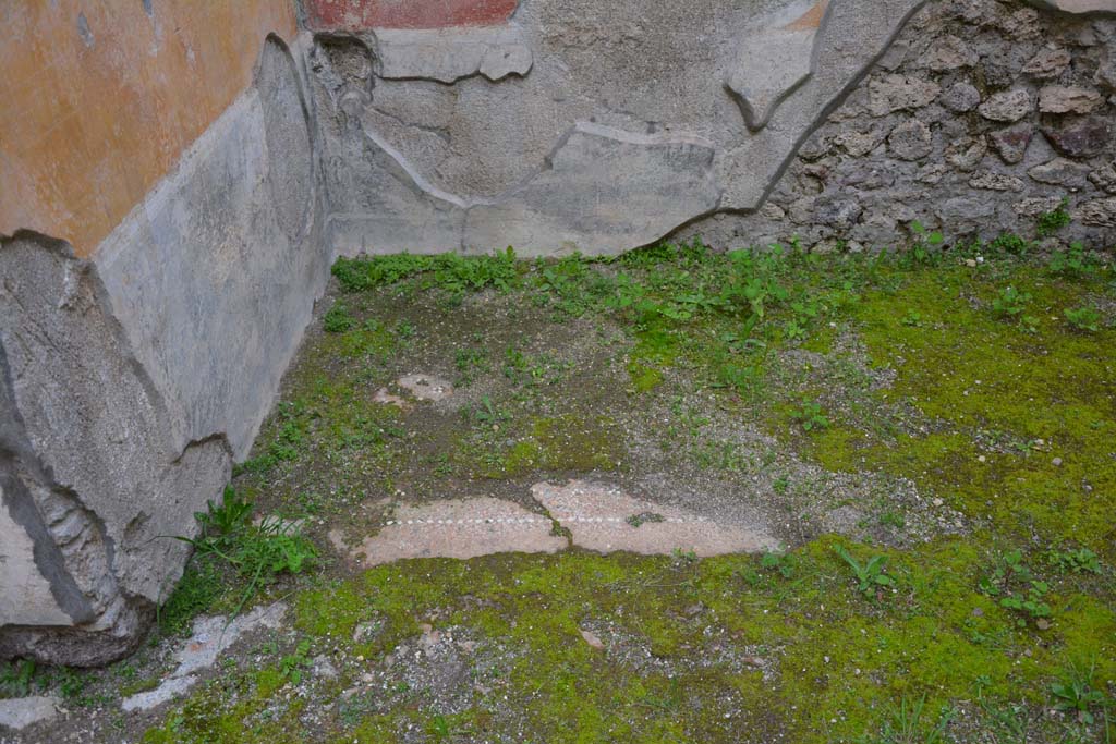 IX.5.9 Pompeii. March 2017. Room p, looking east across flooring in north-east corner. 
Foto Christian Beck, ERC Grant 681269 DCOR.
