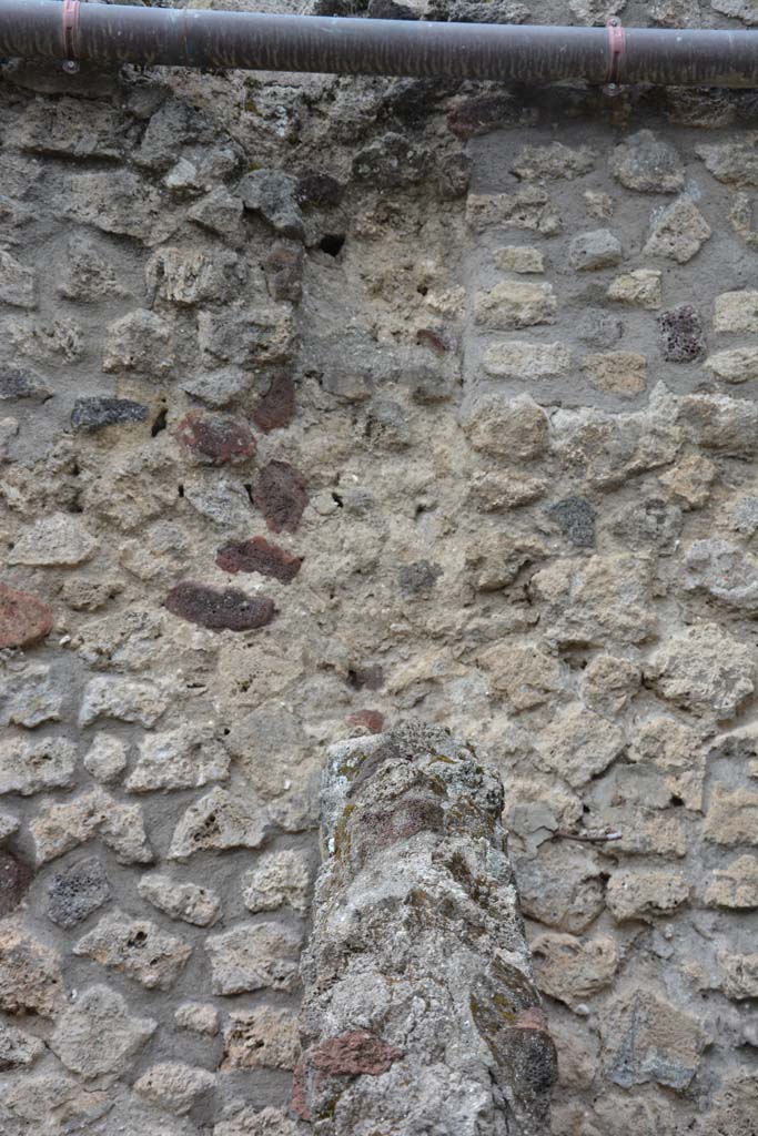 IX.5.9 Pompeii. May 2017. Room “d”, looking west to north wall, separating rooms “d” and “c”.
Foto Christian Beck, ERC Grant 681269 DÉCOR.
