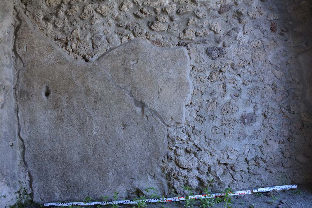 IX.5.9 Pompeii. May 2017. Room e, looking towards lower north wall at west end.
Foto Christian Beck, ERC Grant 681269 DCOR.

