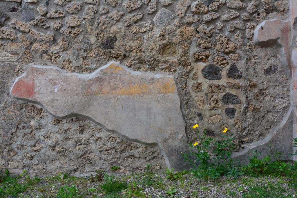 IX.5.9 Pompeii. March 2017. Room g, lower north wall at east end.
Foto Christian Beck, ERC Grant 681269 DCOR.
