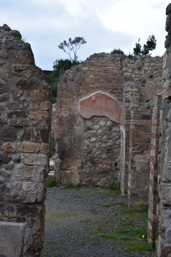 IX.5.9 Pompeii. March 2017. 
Room g, looking north along east side of atrium b from near room g.
Foto Christian Beck, ERC Grant 681269 DCOR.

