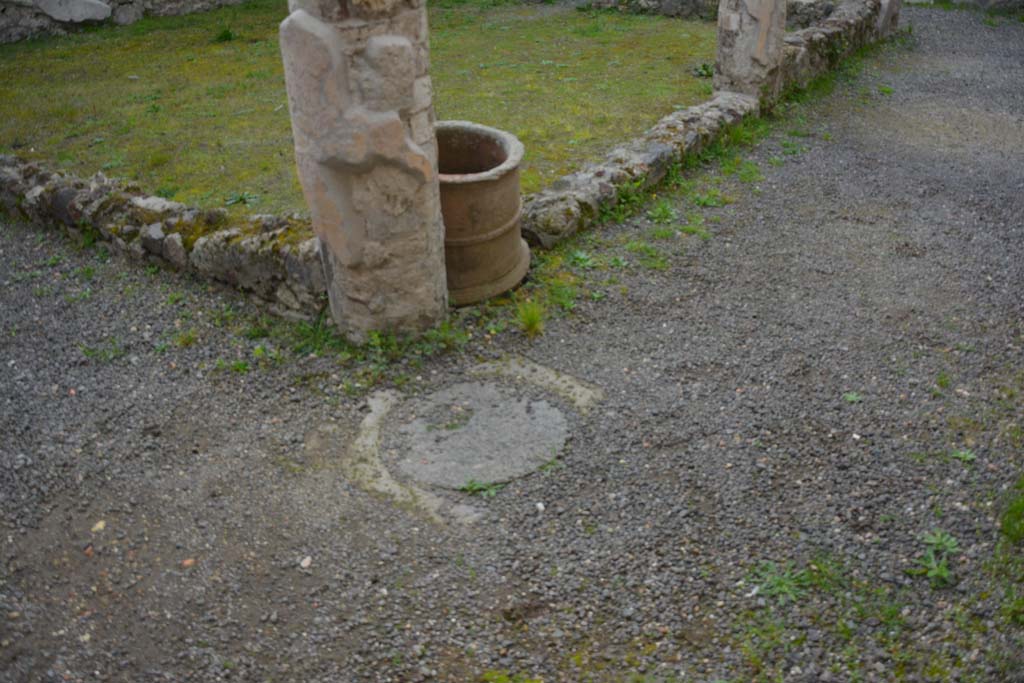 IX.5.9 Pompeii. March 2017. Room i, looking north-west from east portico.
Foto Christian Beck, ERC Grant 681269 DCOR.
