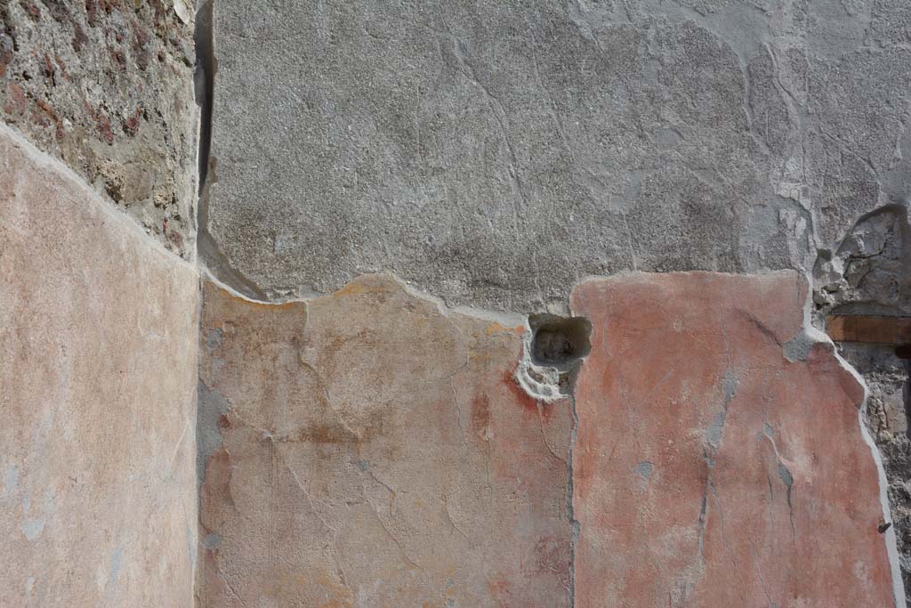 IX.5.9 Pompeii. May 2017. Room i, upper south wall in south-east corner.
Foto Christian Beck, ERC Grant 681269 DCOR.
