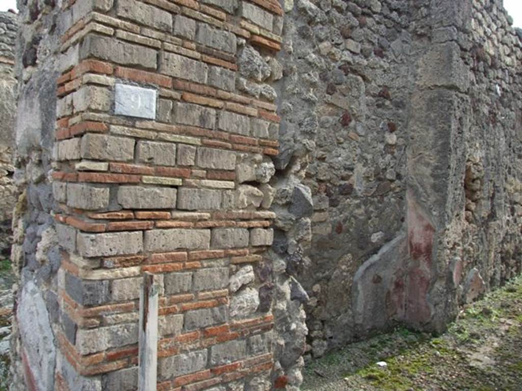 IX.5.9 Pompeii. December 2007.  Entrance corridor.