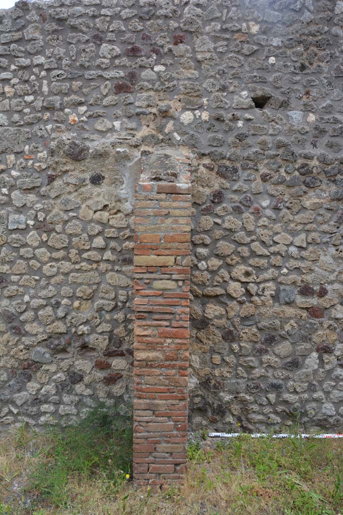 IX.5.10 Pompeii. May 2017. 
Looking towards east wall with pilaster dividing shop-room from large rear room.
Foto Christian Beck, ERC Grant 681269 DCOR.
