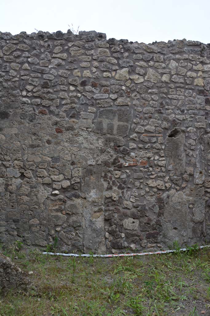 IX.5.10 Pompeii. May 2017. Looking towards west wall in south-west corner, contd.
Foto Christian Beck, ERC Grant 681269 DCOR.

