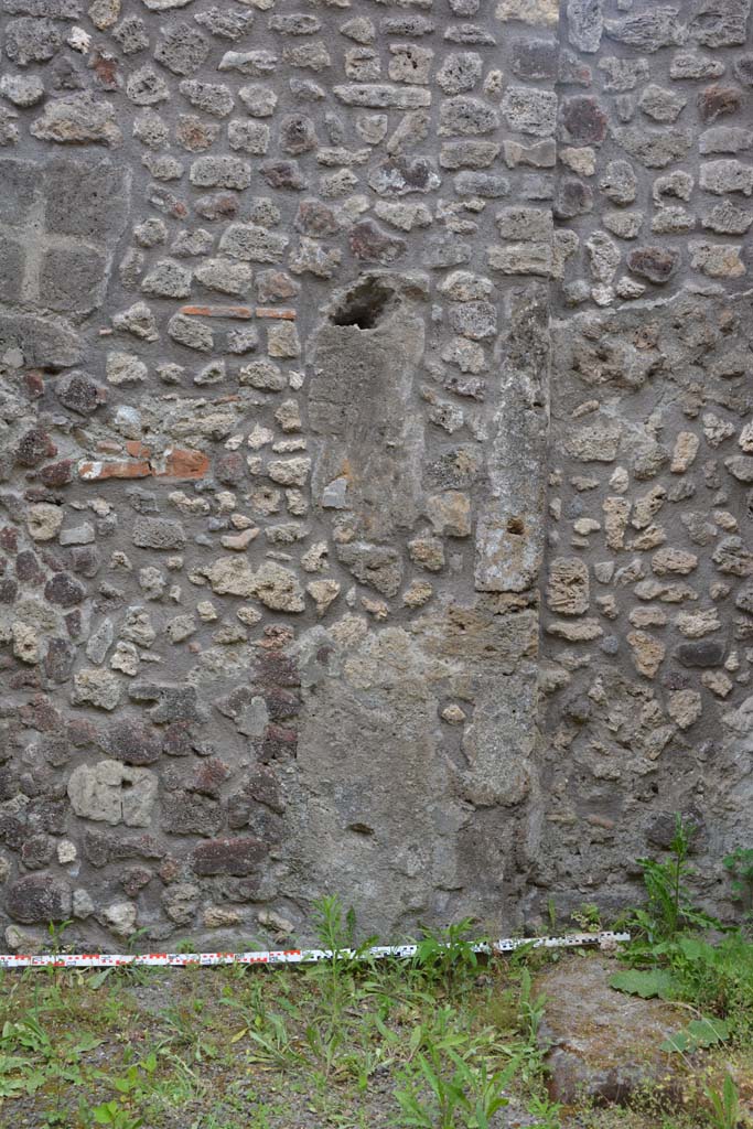 IX.5.10 Pompeii. May 2017. Looking towards west wall in south-west corner, contd.
Foto Christian Beck, ERC Grant 681269 DCOR.
