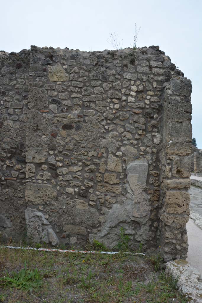 IX.5.10 Pompeii. May 2017. Looking towards west wall at north end of shop-room.
Foto Christian Beck, ERC Grant 681269 DCOR.

