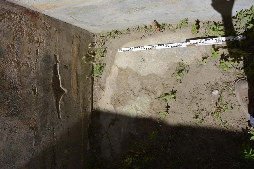 IX.5.11 Pompeii. May 2017. Room d, flooring in north-west corner.
Foto Christian Beck, ERC Grant 681269 DCOR.
