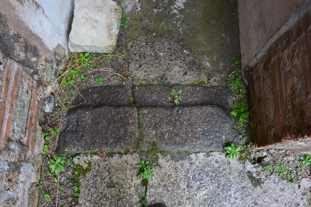 IX.5.11 Pompeii. March 2017. Room m, looking south from atrium b, towards threshold to corridor m. 
Foto Christian Beck, ERC Grant 681269 DCOR.


