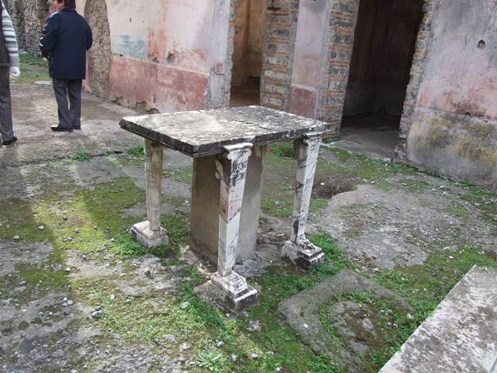 IX.5.11 Pompeii. May 2017. Flooring in atrium.
Foto Christian Beck, ERC Grant 681269 DÉCOR
