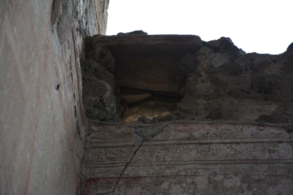 IX.5.11 Pompeii. May 2017. Room i, upper east wall in north-east corner.
Foto Christian Beck, ERC Grant 681269 DCOR.



