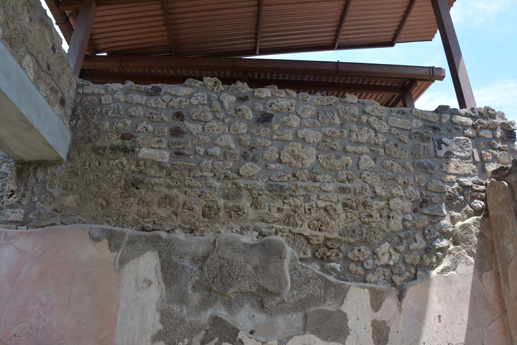 IX.5.11 Pompeii. May 2017. Room l (L), upper east wall.
Foto Christian Beck, ERC Grant 681269 DCOR.

