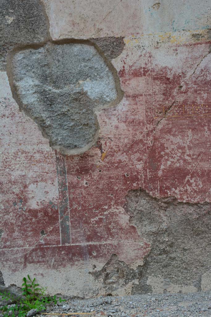 IX.5.11 Pompeii. March 2017. 
Room I (L), painted compartment on zoccolo below central panel on east wall.
Foto Christian Beck, ERC Grant 681269 DCOR.

