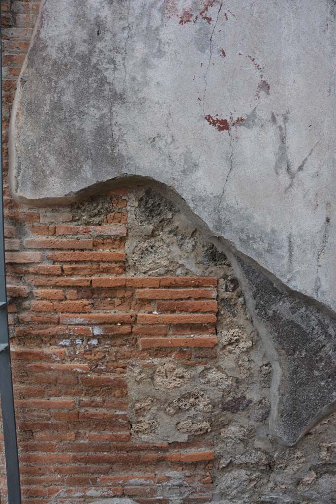 IX.5.11 Pompeii. May 2017. Room a, detail from east wall at north end.
Foto Christian Beck, ERC Grant 681269 DÉCOR.
