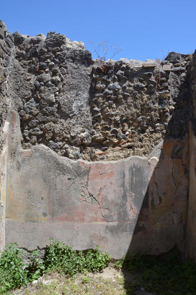 IX.5.14 Pompeii. May 2017. Room L, looking towards east wall.
Foto Christian Beck, ERC Grant 681269 DCOR.
