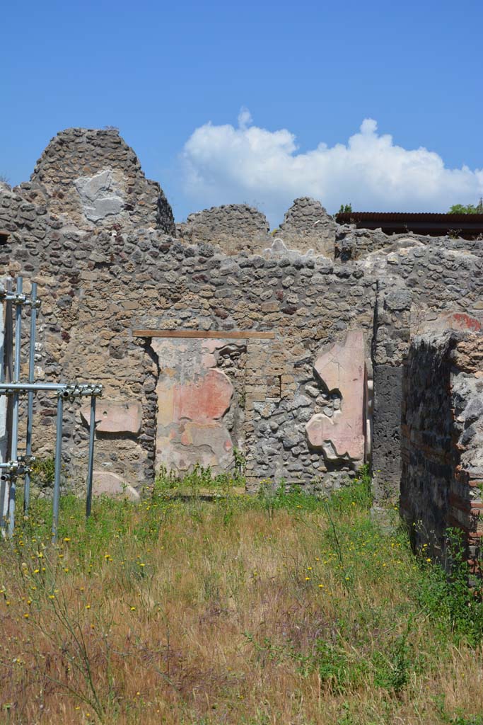 IX.5.14 Pompeii. May 2017. Peristyle k, looking north in north-east corner of peristyle.
Foto Christian Beck, ERC Grant 681269 DCOR.

