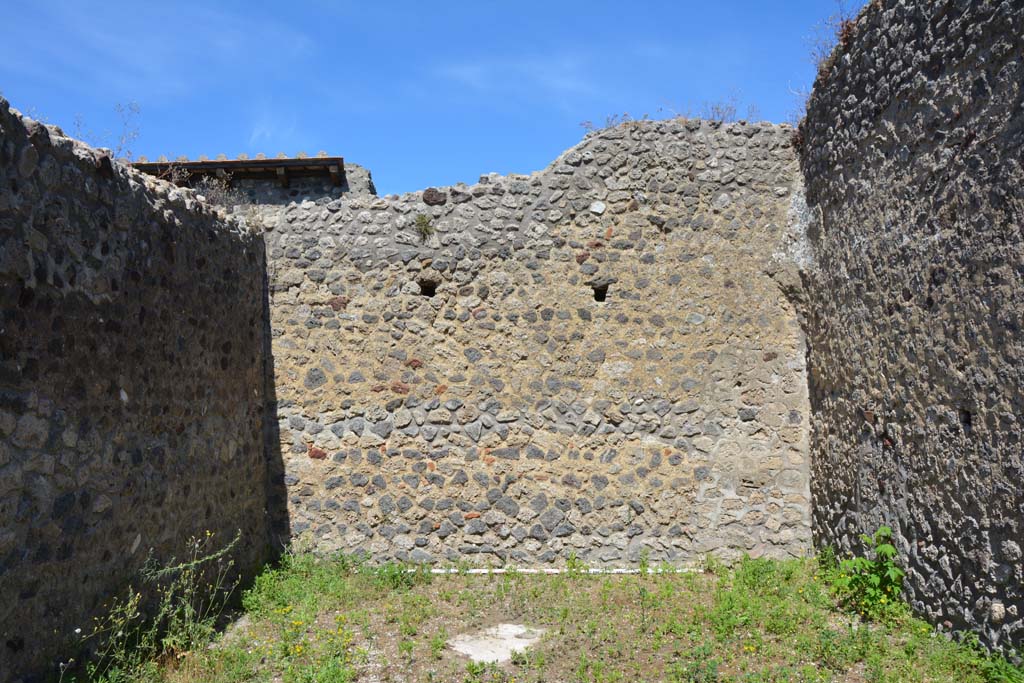 IX.5.14 Pompeii. May 2017. Room m, looking towards east wall.
Foto Christian Beck, ERC Grant 681269 DCOR.
