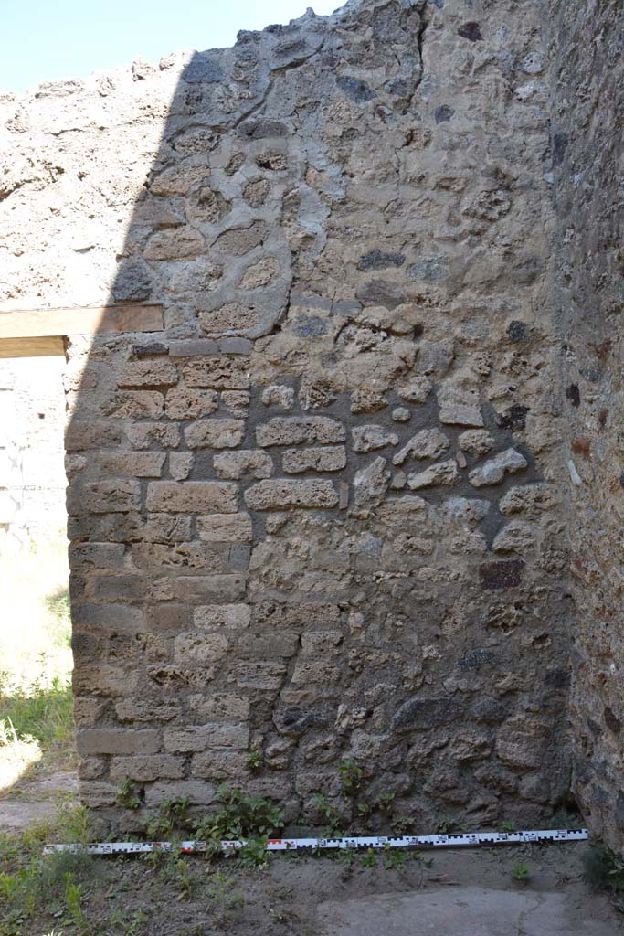 IX.5.14 Pompeii. May 2017. 
Room o, looking towards north wall, on east side of doorway from room n.
Foto Christian Beck, ERC Grant 681269 DCOR.
