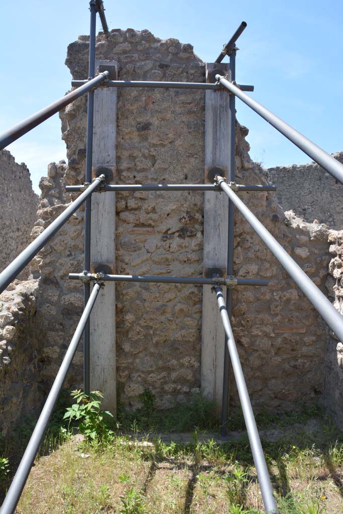 IX.5.14 Pompeii. May 2017. Kitchen “q”, looking towards west wall. 
Foto Christian Beck, ERC Grant 681269 DÉCOR.
