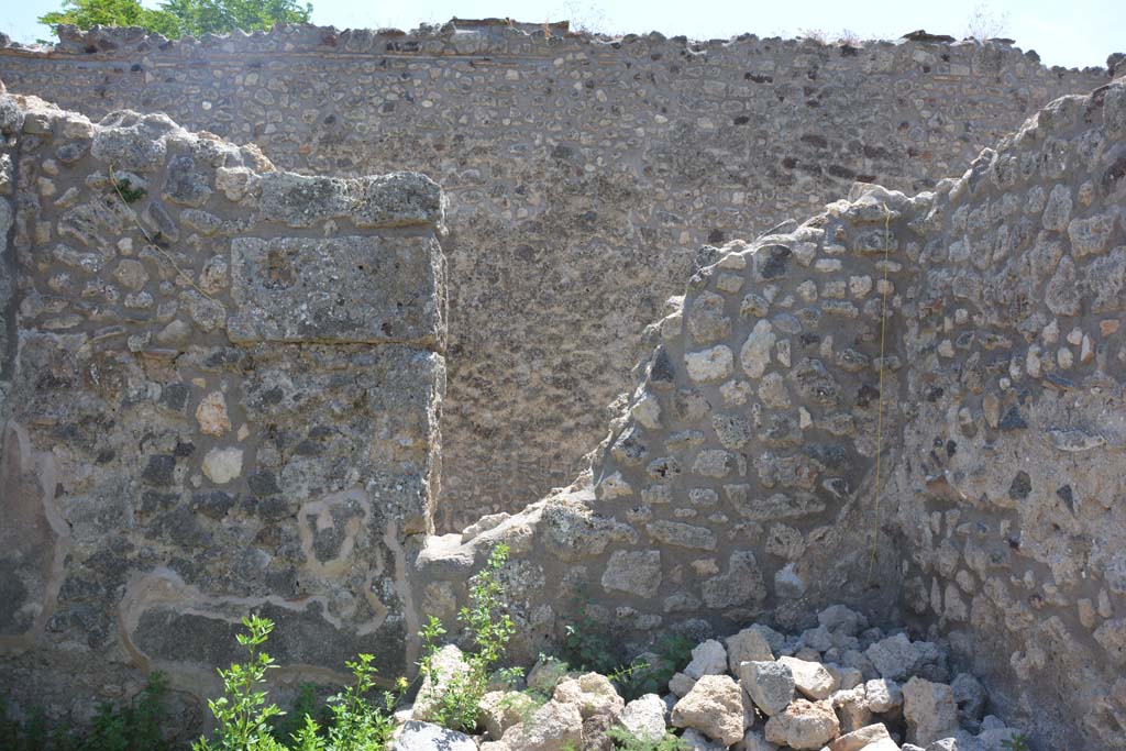 IX.5.14 Pompeii. May 2017. Room “r”, looking towards south wall. 
Foto Christian Beck, ERC Grant 681269 DÉCOR.
