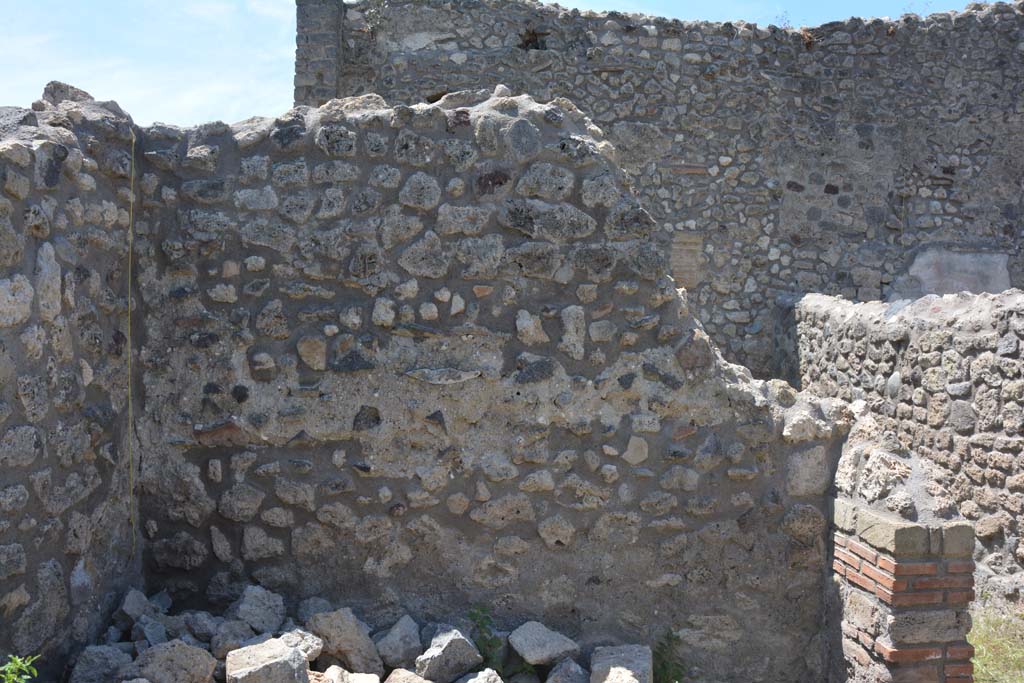 IX.5.14 Pompeii. May 2017. Room “r”, looking towards west wall. 
Foto Christian Beck, ERC Grant 681269 DÉCOR.
