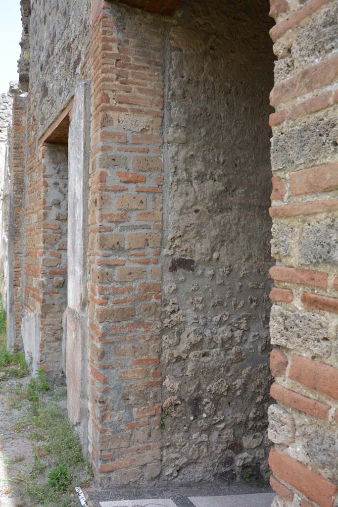 IX.5.14 Pompeii. May 2017. 
Room “a”, looking towards west end of north wall of entrance corridor, towards atrium.
Foto Christian Beck, ERC Grant 681269 DÉCOR.

