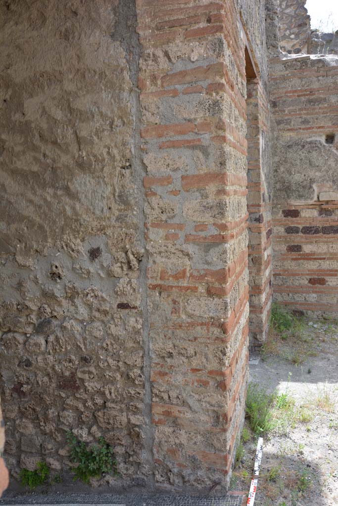 IX.5.14 Pompeii. May 2017. 
Room “a”, looking towards west end of south wall of entrance corridor towards atrium.
Foto Christian Beck, ERC Grant 681269 DÉCOR.

