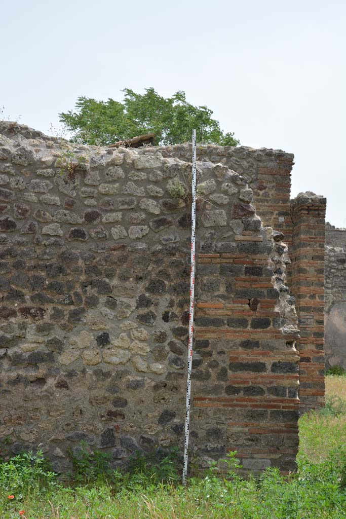 IX.5.14 Pompeii. May 2017. Room “b”, detail from west end of south wall of atrium.
Foto Christian Beck, ERC Grant 681269 DÉCOR.

