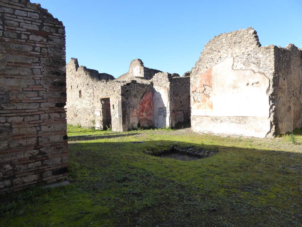 IX.5.14 Pompeii. January 2017. 
Looking north-west across atrium “b”, towards doorway to peristyle “k”, centre left, doorway to triclinium “f”, centre right, and north ala “e”, on right.
Foto Annette Haug, ERC Grant 681269 DÉCOR
