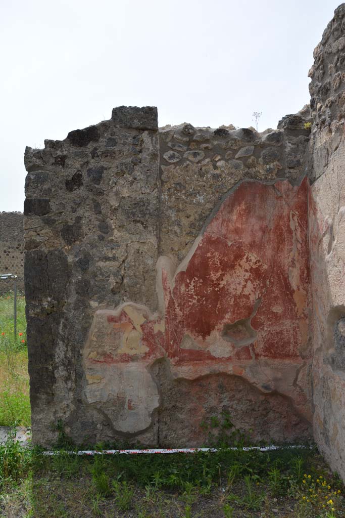 IX.5.14 Pompeii. May 2017. 
Room “b”, looking towards west wall in north-west corner of atrium.
Foto Christian Beck, ERC Grant 681269 DÉCOR.

