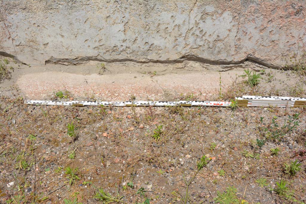 IX.5.14 Pompeii. May 2017. Room “b”, remaining flooring near north wall of atrium.
Foto Christian Beck, ERC Grant 681269 DÉCOR.

