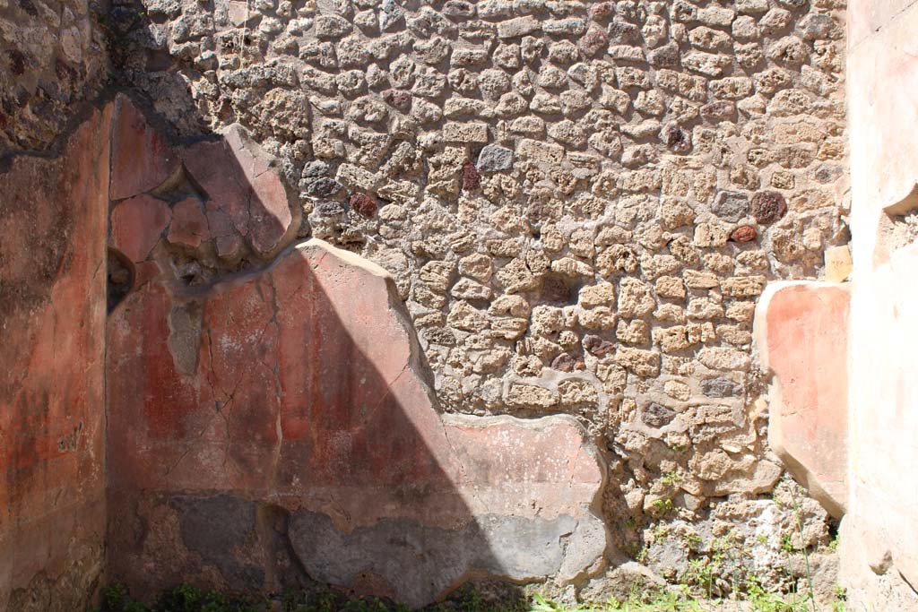 IX.5.14 Pompeii. May 2019. Room f, looking towards west wall.
Foto Christian Beck, ERC Grant 681269 DCOR.
