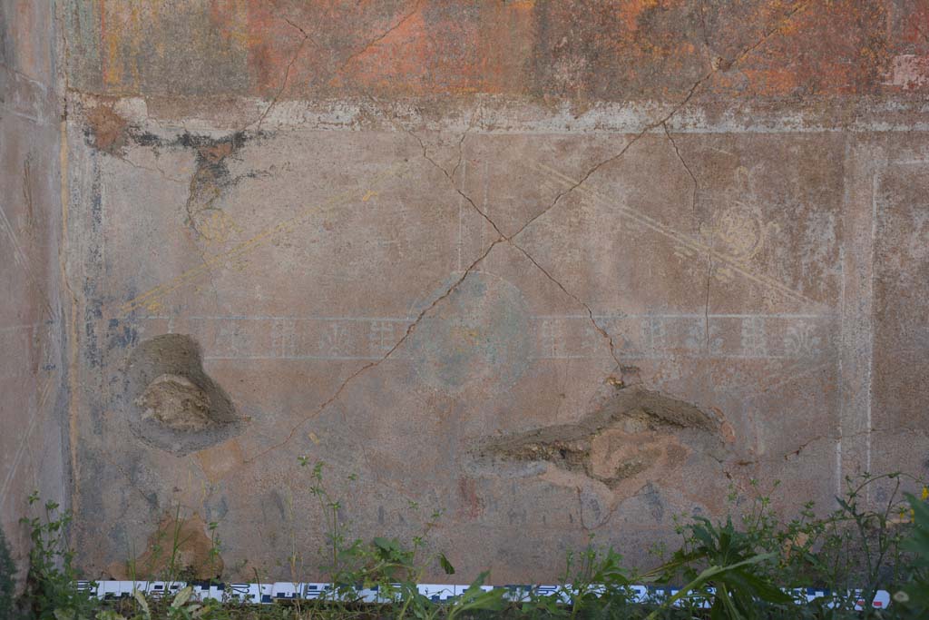 IX.5.14 Pompeii. May 2017. Room f, detail from zoccolo from south wall at east end.
Foto Christian Beck, ERC Grant 681269 DCOR.
