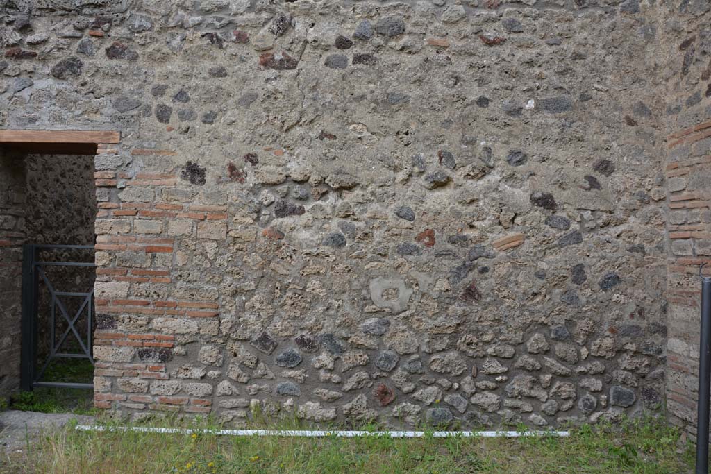 IX.5.14 Pompeii. May 2017. Room “i”, east wall in south-east corner.      
Foto Christian Beck, ERC Grant 681269 DÉCOR.

