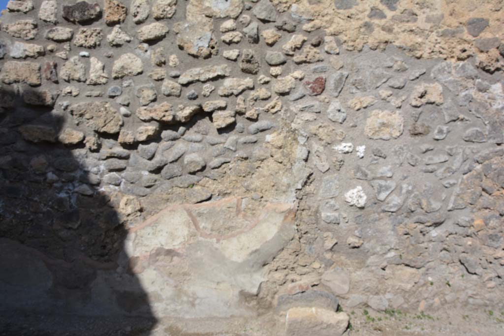 IX.5.16 Pompeii. March 2017. Front façade, continuing towards the west.
Foto Christian Beck, ERC Grant 681269 DÉCOR.

