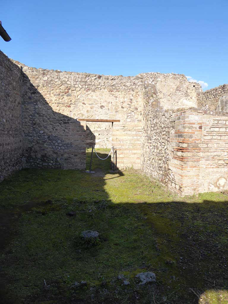 IX.5.16 Pompeii. January 2017. 
Room a’, looking north across site of impluvium in atrium towards doorway into room i, of IX.5.14.
Foto Annette Haug, ERC Grant 681269 DÉCOR
